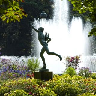 Décor pour votre tournage : fontaine et statue au jardin du Grand Rond