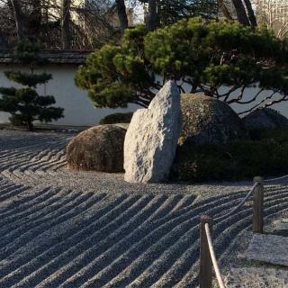 Décor pour votre tournage : le jardin zen du jardin japonais