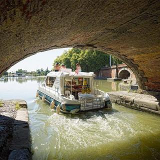 Décor pour votre tournage : les Ponts Jumeaux, les canaux à Toulouse