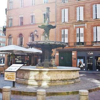 Décor pour votre tournage : la place Salengro à Toulouse