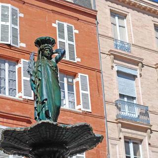 Décor pour votre tournage : la fontaine de la place Salengro à Toulouse